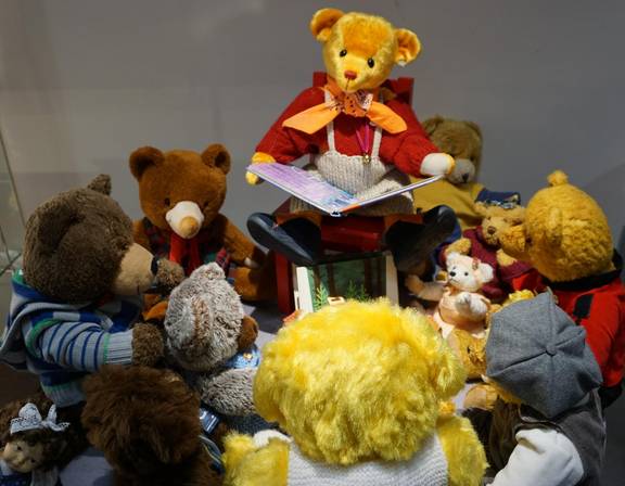 Bärbel Straube sammelt Teddybären aller Art