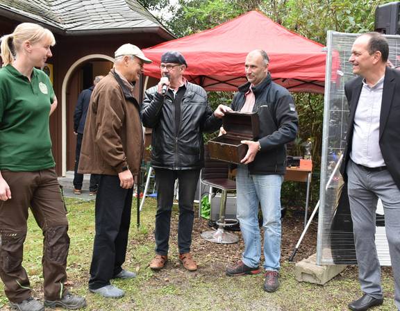 Gemeinsame Eröffnung (von links): Tierparkleiterin Claudia Terwort, Prof. Klaus Eulenberger, Vorsitzender Förderverein, Ralf Bäßler, Unternehmer Ingo Weise und Oberbürgermeister Gerd Härtig